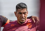 Adversário do Cruzeiro, Vila Nova tem campeão mundial e ex-colega de Messi