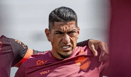 Adversário do Cruzeiro, Vila Nova tem campeão mundial e ex-colega de Messi