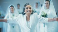 Aparição de Regina Duarte em festa da TV Globo rende memes na web; veja
