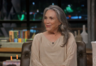 Regina Duarte revela se voltaria a atuar em novela: "Tem personagem mudo?"