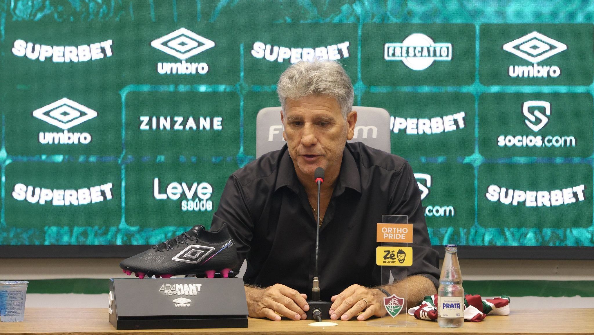 Renato Gaúcho durante entrevista coletiva
