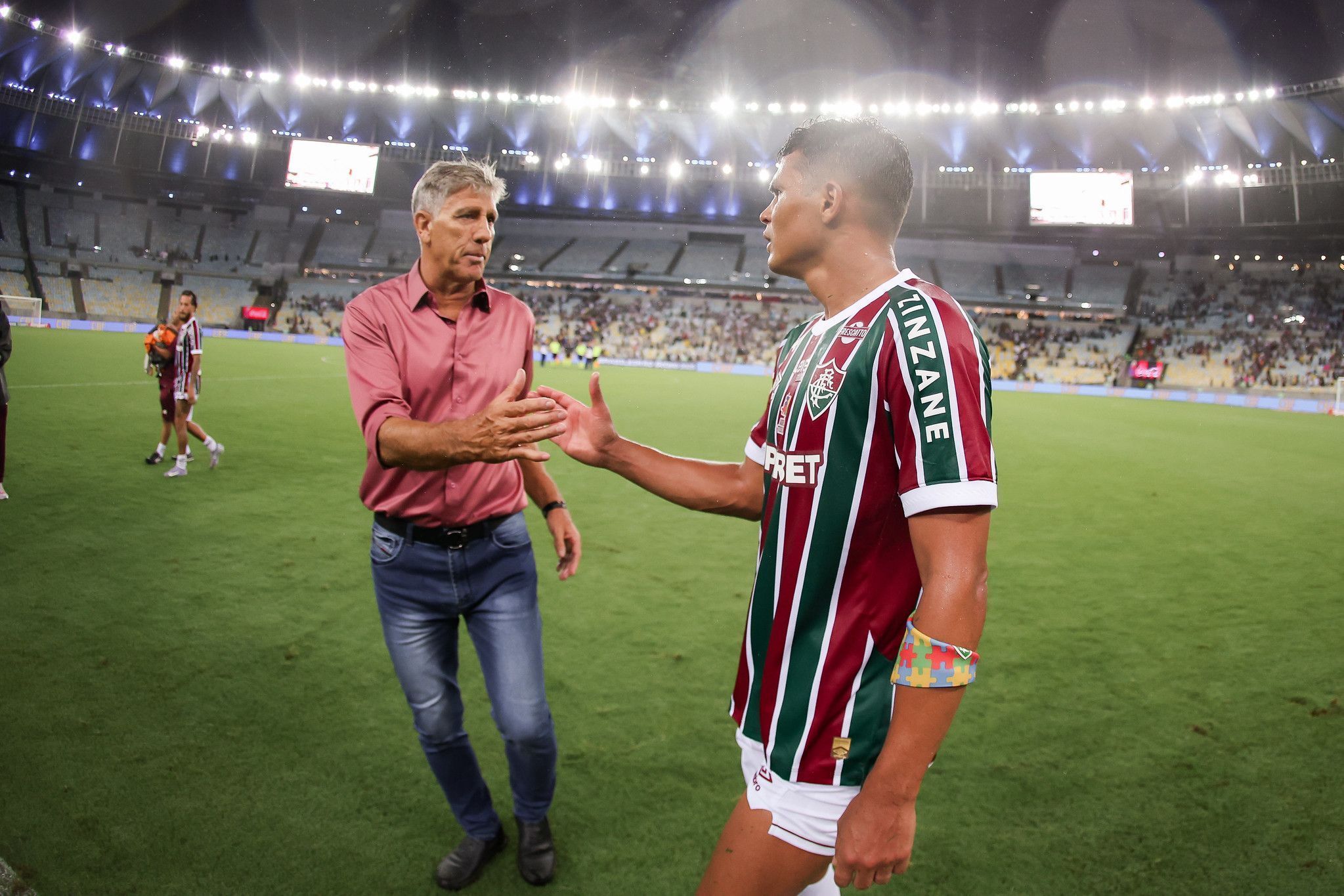 Renato Gaúcho cumprimenta Thiago Silva após jogo do Fluminense