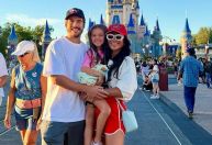Sabrina Sato curte Disney com Prattes e Zoe: "Vivendo esse sonho juntinhos"