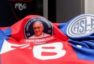 San Lorenzo revela camisa em homenagem ao papa Francisco