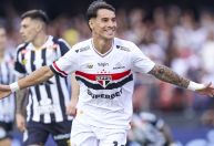 Craque Neto de tanguinha: Ferreirinha bate metade da promessa em 4 jogos