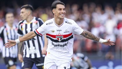 Ferreirinha comemora gol do São Paulo sobre o Santos