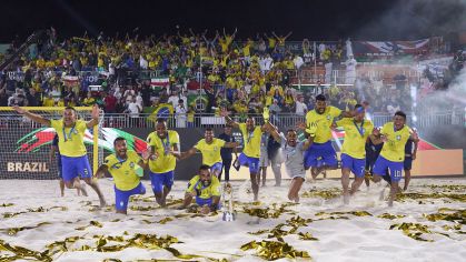 Seleção Brasileira celebra a vitória na Copa do Mundo de Futebol de Areia 2024