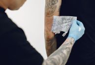 "Quero minha pele de volta": por que as pessoas estão removendo tatuagens?