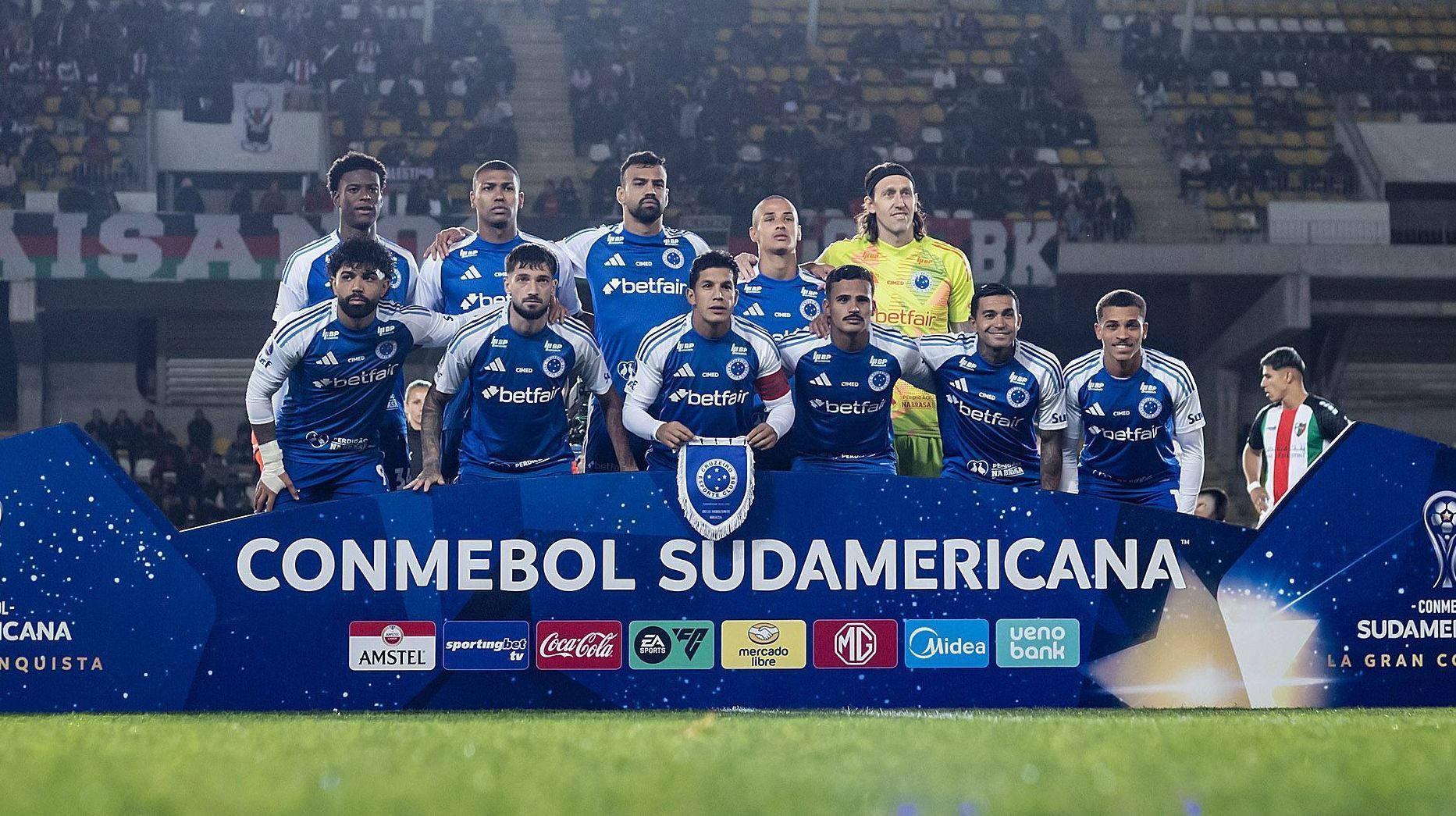 Time do Cruzeiro antes de jogo da Sul-Americana
