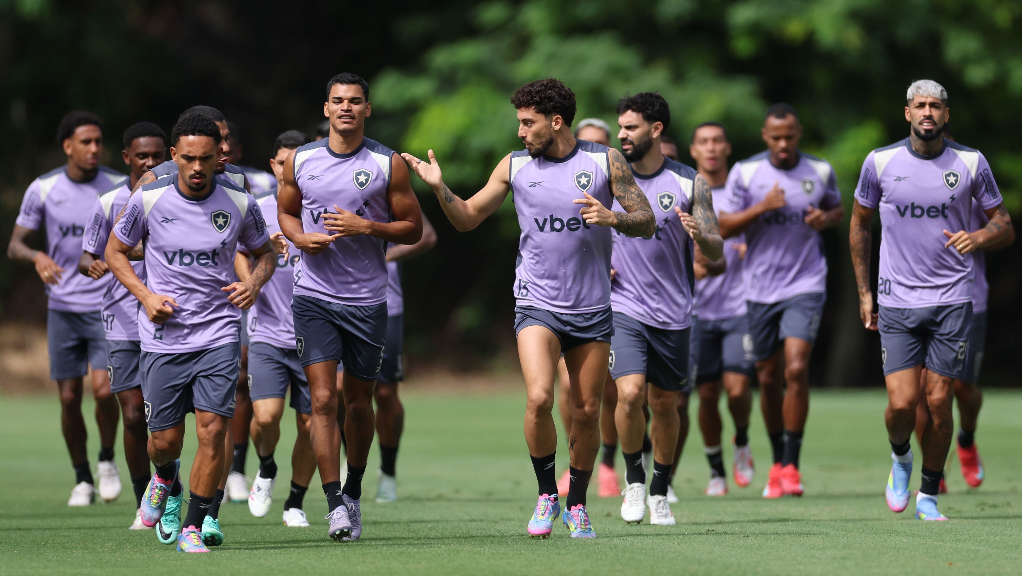 Jogadores do Botafogo em treino no Rio de Janeiro