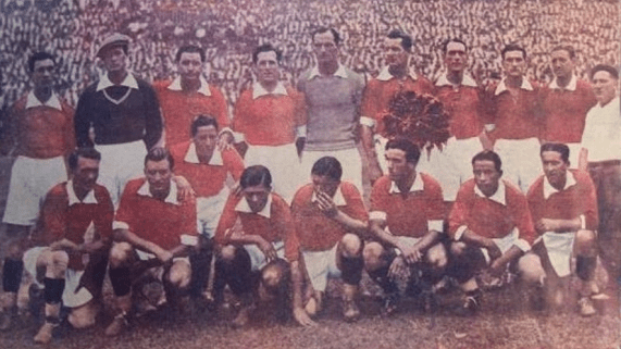 Uruguai, de vermelho, conquistou o título da Copa América de 1935 • Divulgação/AUF