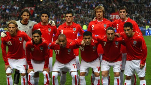 Uruguai de camisa vermelha em amistoso contra a França, em 2008