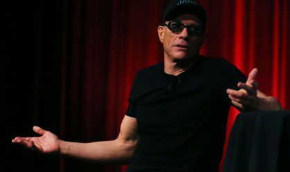 Van Damme é acusado de fazer sexo com mulheres traficadas da Romênia