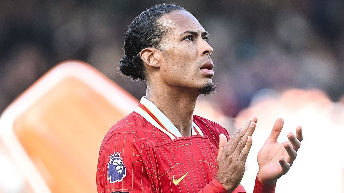 Van Dijk em partida do Liverpool