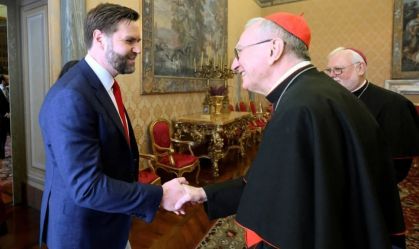 Vance e chanceler do Vaticano conversam sobre imigração após críticas