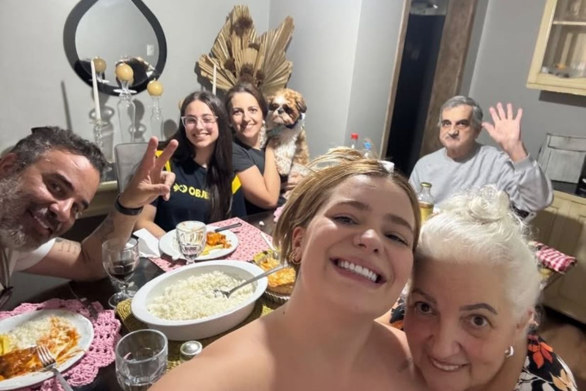 Viih Tube reencontra família paterna após afastamento