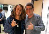 Vitor Kley lamenta morte do pai: “Meu herói de olho azul”