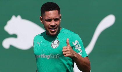 Abel barra Vitor Roque, reforço de R$ 150 milhões, de decisão no Mundial