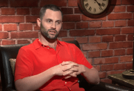 Penn Badgley fala quais são as maiores red flags de Joe em "Você"; assista