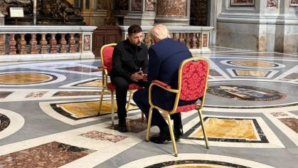 Encontro entre Volodymyr Zelensky e Donald Trump na Basílica de São Pedro antes do funeral do papa Francisco