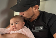 Zezé Di Camargo comemora reencontro com Graciele e filha: "Sentido de tudo"