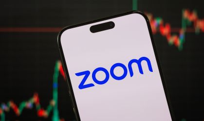 Zoom eleva projeção anual com forte demanda em meio a impulso de IA