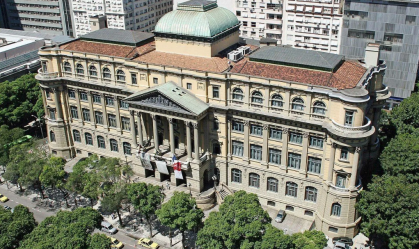 Biblioteca Nacional, no Rio de Janeiro, foi fundada após a chegada da Família Real Portuguesa ao Brasil