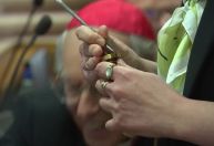Anel do papa Francisco é anulado em última reunião pré-conclave; entenda