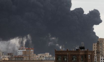 Israel ataca capital do Iêmen após emitir alerta para aeroporto, diz grupo