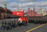 Putin e Trump se cumprimentam por meio de assessores no Dia da Vitória