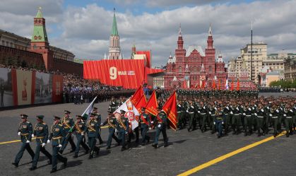 Putin e Trump se cumprimentam por meio de assessores no Dia da Vitória