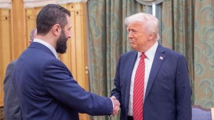 Donald Trump com o presidente da Síria, Ahmed al-Sharaa, em Riad