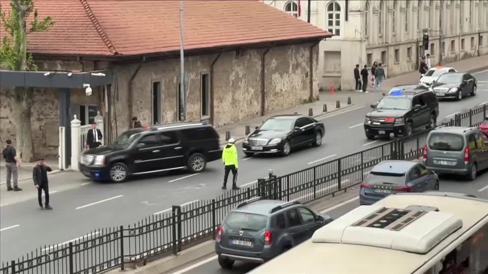 Delegações russa e ucraniana chegam antes das negociações de paz em Istambul