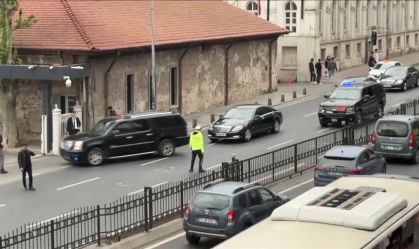 Delegações russa e ucraniana chegam ao local das negociações na Turquia