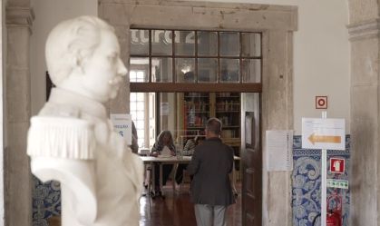 Urnas fecham em Portugal para escolha de novo parlamento