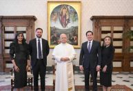 Vice-presidente americano J.D. Vance convida papa Leão XIV a visitar os EUA