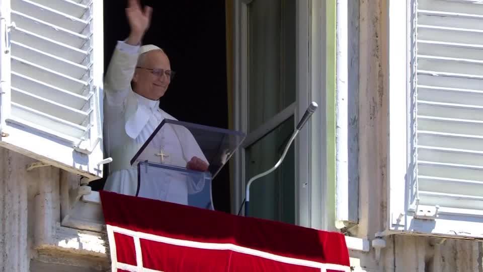 Papa Leão XIV para a Praça de São Pedro