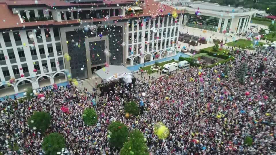 Drone video captures hundreds of balloons filling Istanbul skies in celebration of toddler beating cancer