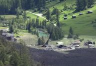 Vídeo: Colapso de geleira deixa casas soterradas em vila na Suíça