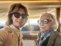 Fernanda Torres posta foto ao lado de Fernanda Montenegro: "Doce de mãe"
