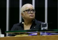 Deputada diz ser barrada de entrar na Câmara: “Talvez seja pela minha cor”