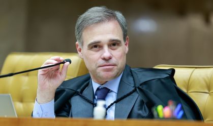 Mendonça abre divergência e vota alinhado às big techs em ação sobre redes