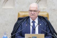 Fachin acompanha Mendonça e vota contra responsabilização de big techs