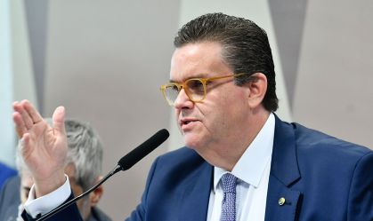 Wolney vai à base eleitoral para atendimento de aposentados nos Correios
