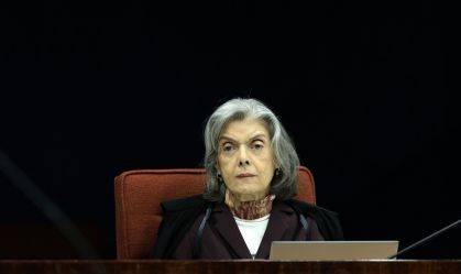 Cármen Lúcia vota para ampliar responsabilização das big techs