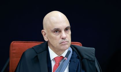 Moraes determina prisão definitiva de Carla Zambelli