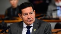 Oposição na Câmara cobra Hugo por reação à ordem de prisão contra Zambelli