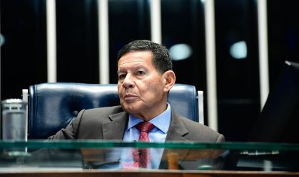 Vídeo: Mourão nega relato de Cid sobre reunião golpista: “Fantasia”