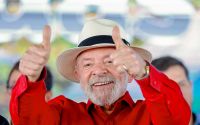 Lula confirma lançamento do Mais Especialistas na sexta-feira