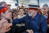 Lula cobra empresários e critica cortes sociais: "Economizar pra quem?"